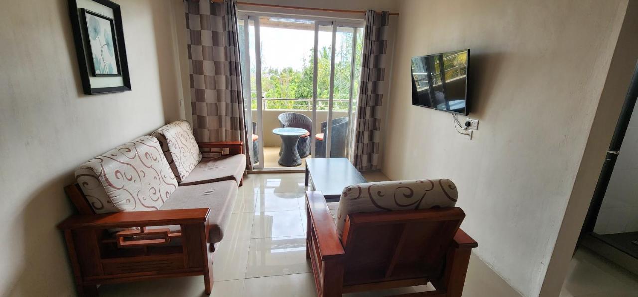 Number 7, 2Nd Floor, Pebble Bay Apartments With Garden View Grand-Baie Eksteriør bilde